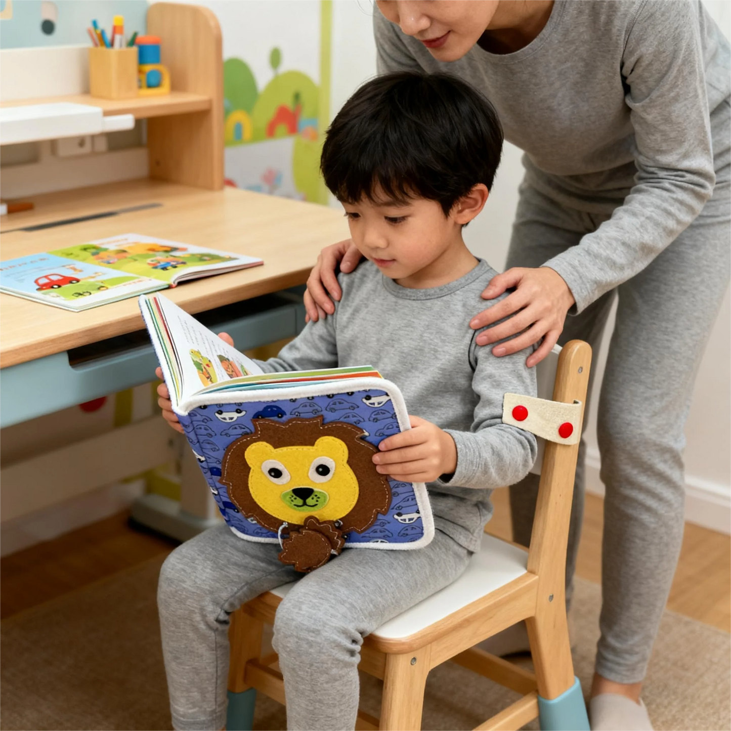 Lion Cover Felt Busy Book for Kids, Quiet Activity Book with Animal, Fruit & Number Matching Game, Portable Travel Sensory Toy, Hands-On Learning Puzzle Book to Develop Fine Motor Skills, Educational Gift for Toddlers